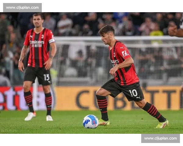 尤文双线追击米兰双星！托莫里续约僵局成突破口，特奥转会博弈升级