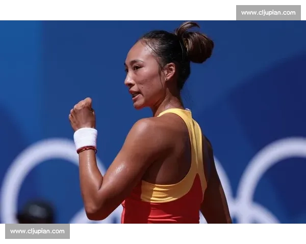 郑钦文发球破局！中国金花草地突围，袁悦张帅虽败犹荣