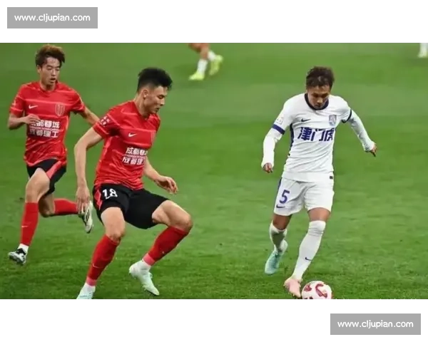 徐正源钦定韩鹏飞为防线核心;伤病潮加剧蓉城保级压力