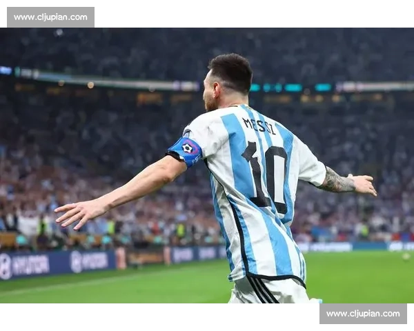 梅西暴怒挥拳维蒂尼亚!世俱杯冲突引爆足坛争议,赛后拥抱上演戏剧性反转 梅西暴怒挥拳维蒂尼亚!世俱杯冲突引爆足坛争议,赛后拥抱上演戏剧性反转