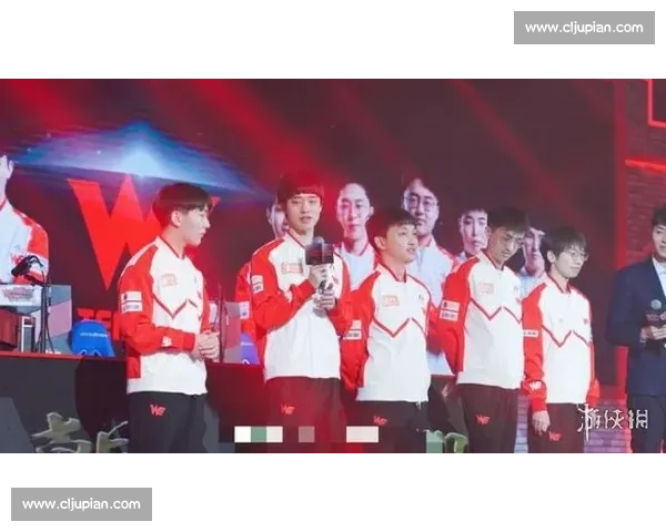 苏超 “微笑裁判” 陆爽火出圈!温柔执法化解冲突,网友:比进球还治愈 苏超 “微笑裁判” 陆爽火出圈!温柔执法化解冲突,网友:比进球还治愈